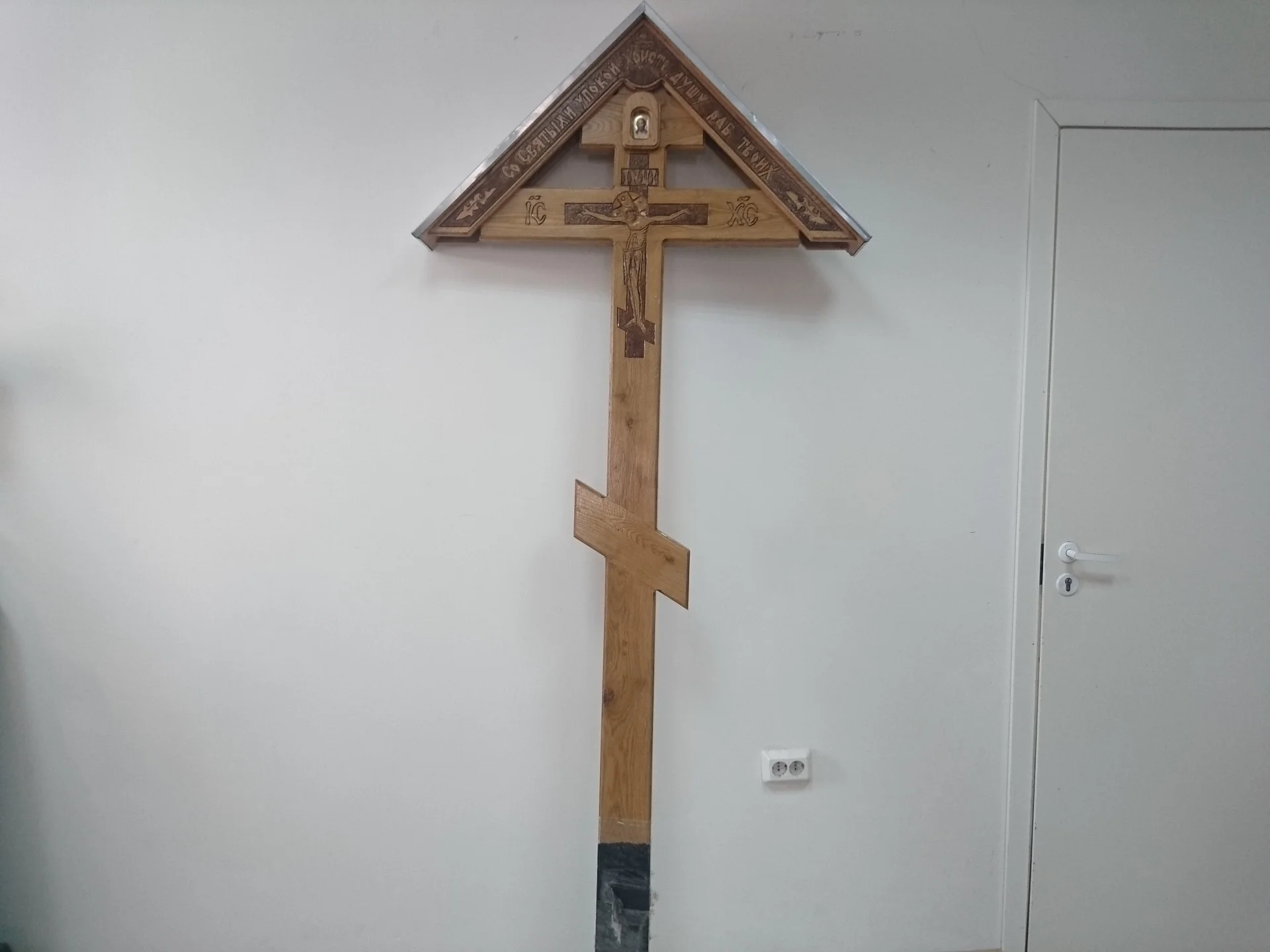 Крест деревянный